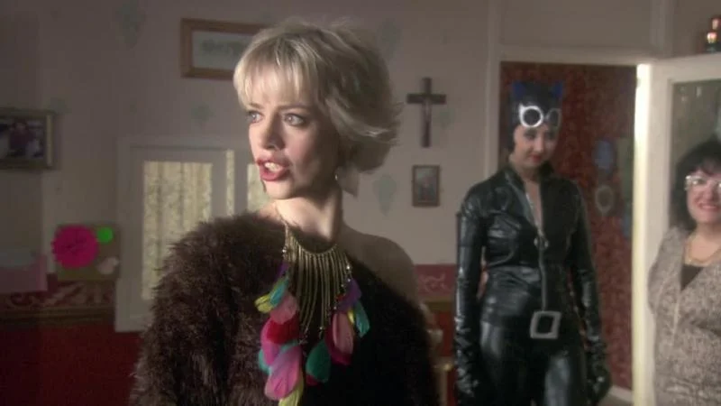 Кадры из сериала Бесстыжие / Бесстыдники (UK) (2004)